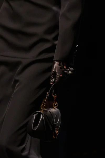 Look 11